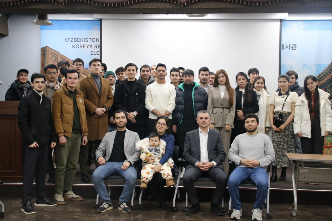 HaksengUz community group photo